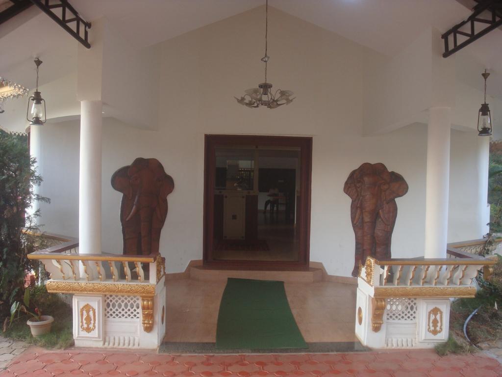 Wayanad Gate Resort 玛纳多迪 外观 照片