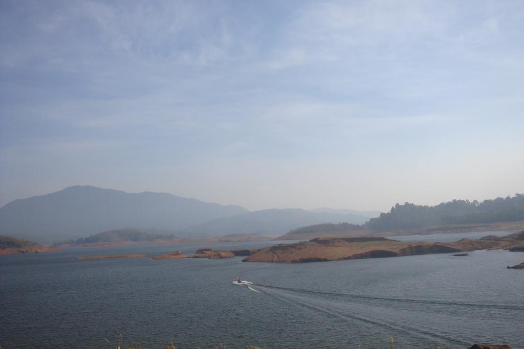 Wayanad Gate Resort 玛纳多迪 外观 照片